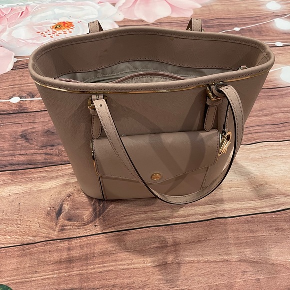 Michael Kors Medium Fawn Leather Tote - Picture 2 of 16